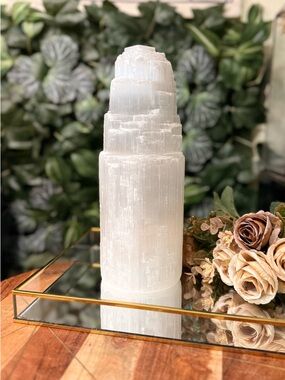 Selenite cake tower lamp (25cm tall)